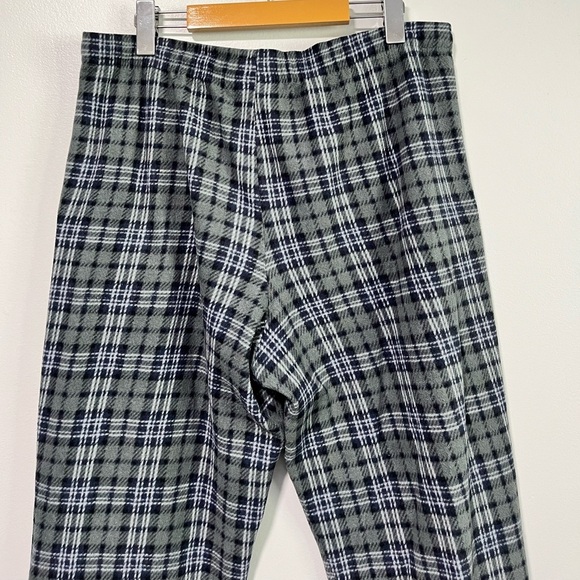Tommy Hilfiger Men’s Plaid Fleece Lounge Pants – Size Small – Flawed - Picture 13 of 14